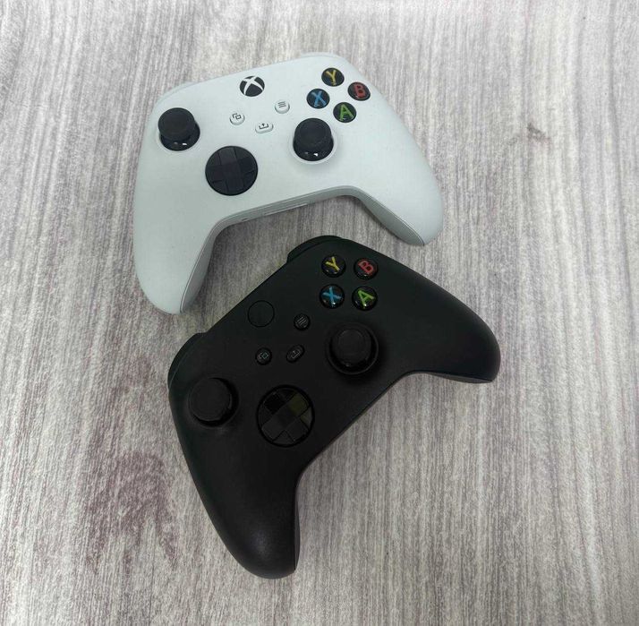 Xbox One S приставка 2 джостика