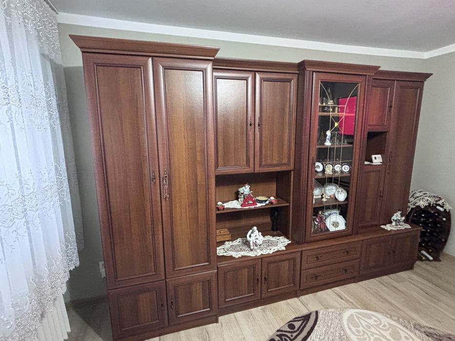 Vand mobila sufragerie