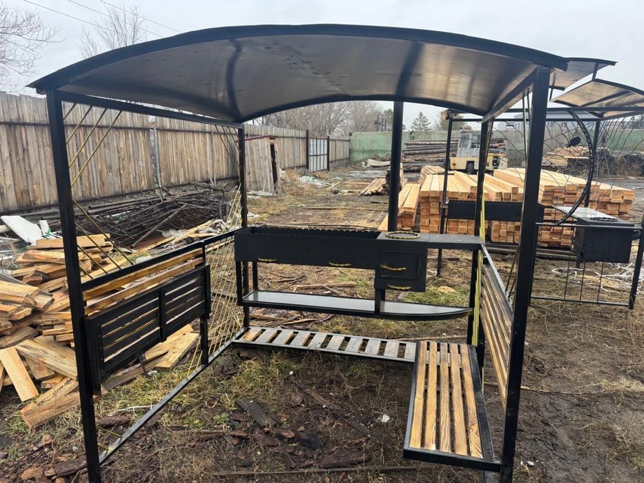 Беседка мангал с крышей