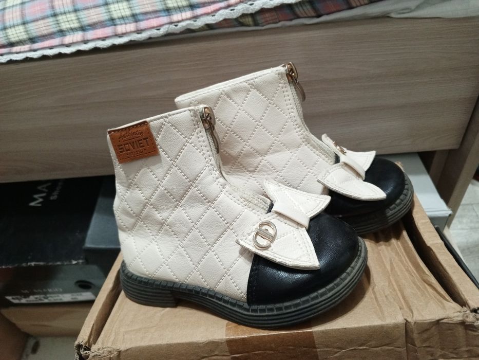 Сапожки для девочки 24