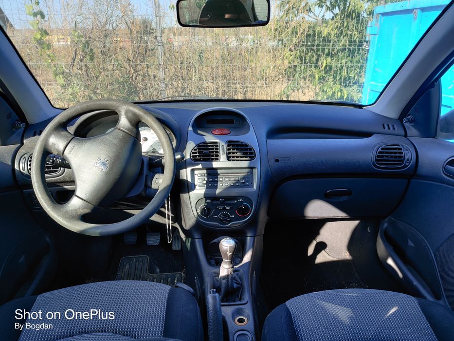 Vindem piese rezultate din dezmembrarea unui Peugeot 206