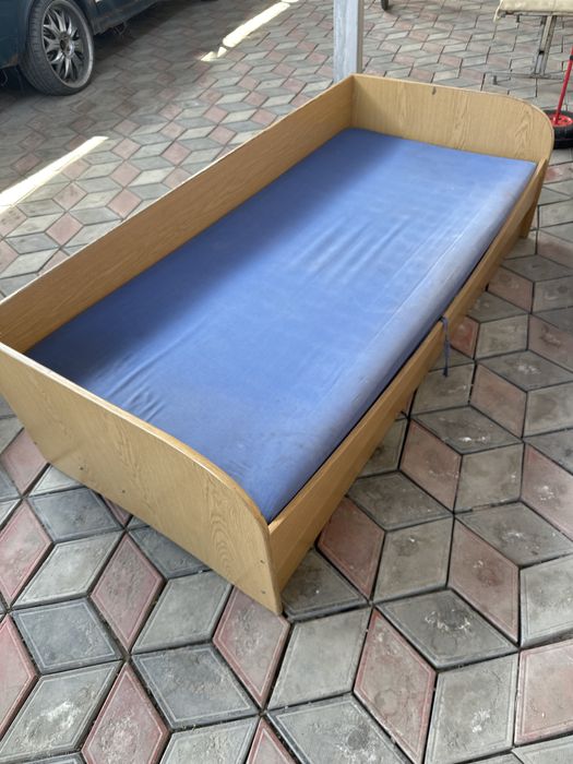 Кровать бу состояние среднее