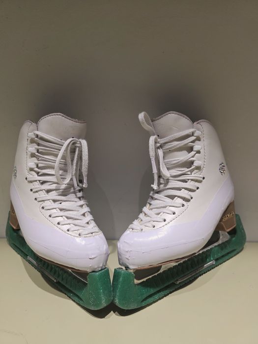 Фигурные коньки Edea