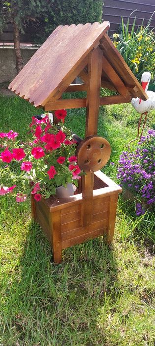 Fantana decorativa din lemn