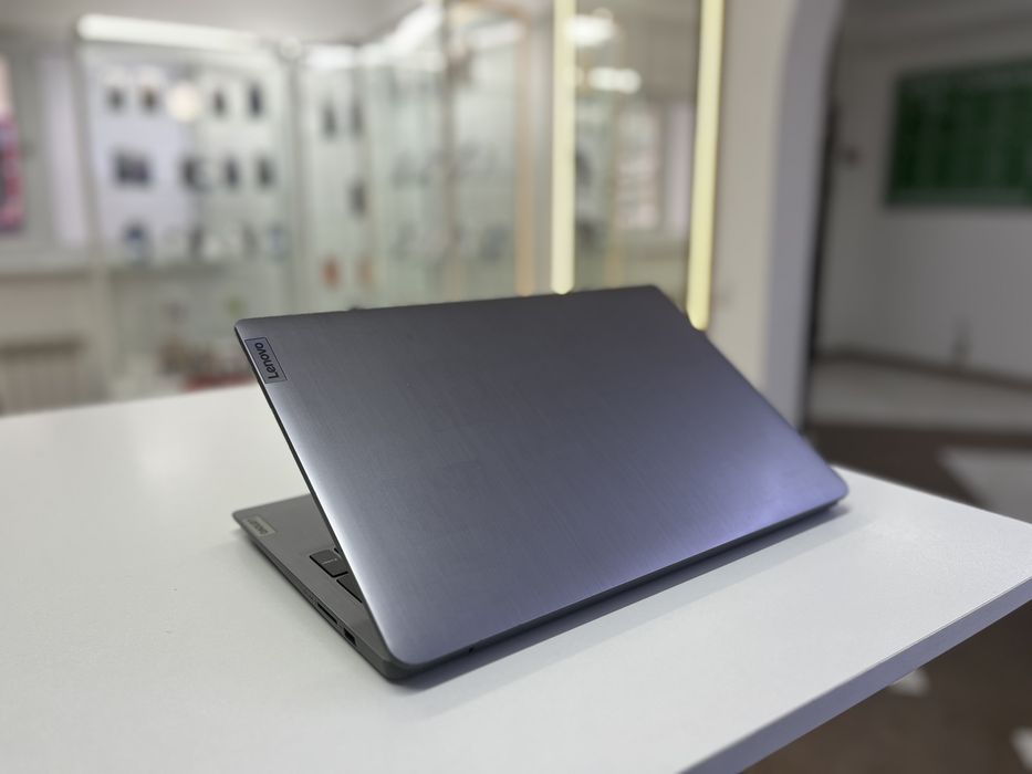 Ноутбук Lenovo