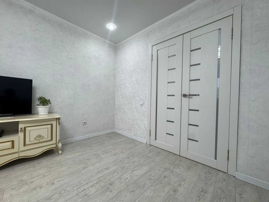 Продам 3 ком новостройка 20 мик