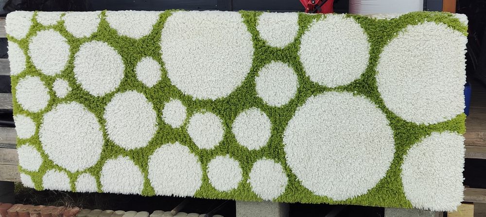 Vând covor gros mărimea 3x2