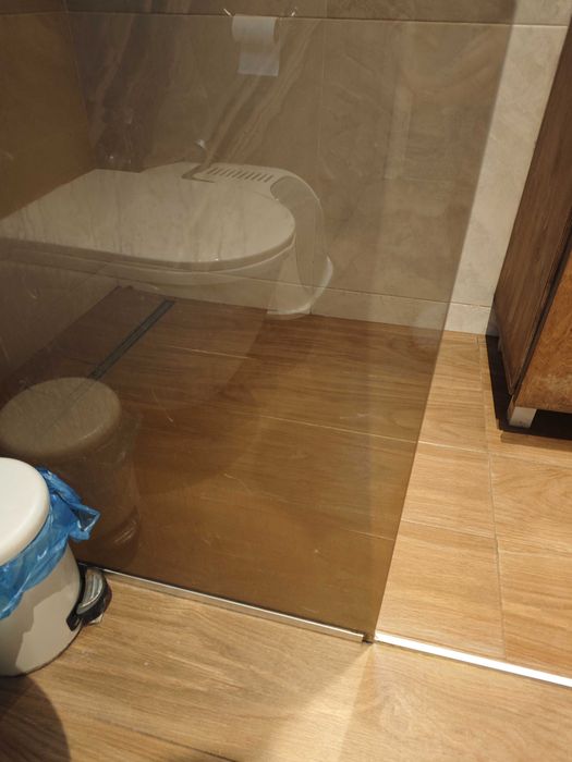 Стационарен параван за баня