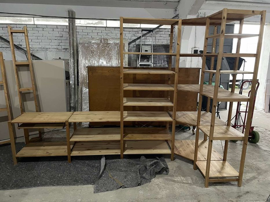 Дървен ъглов стелаж ,модулен - 335 /123 / 230 височина