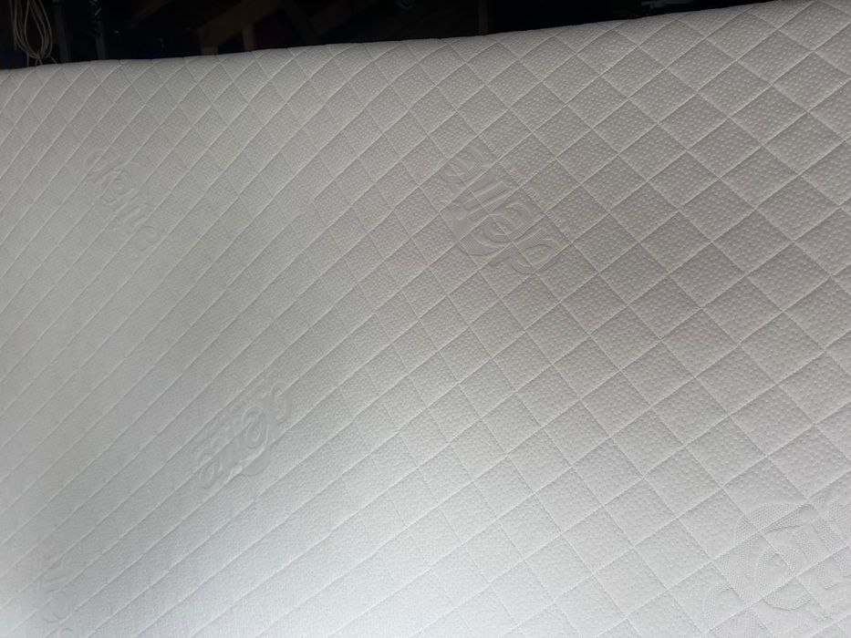 Saltea 180x200 groasă calitativă