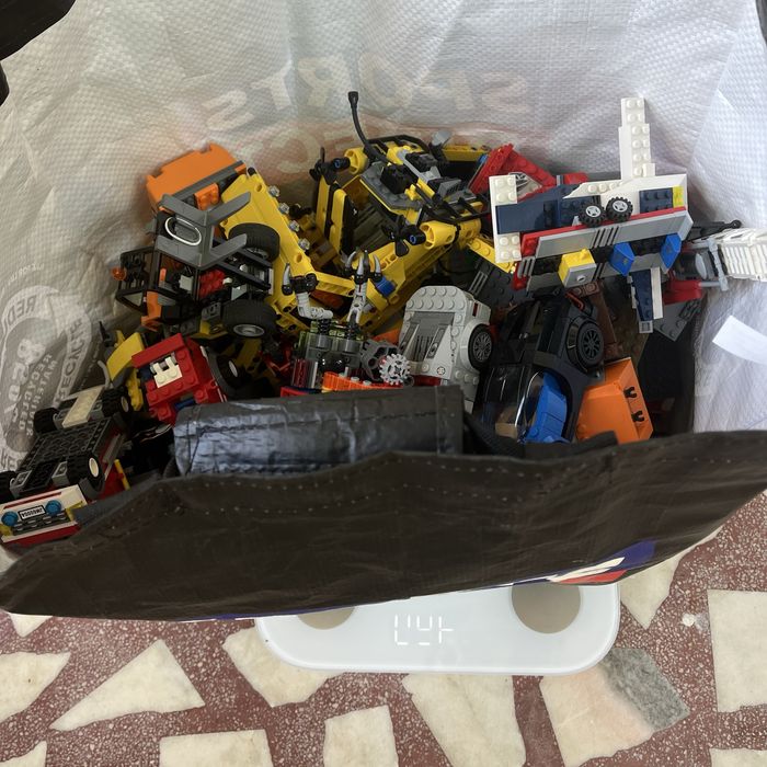 Lot LEGO Vrac 15 KG - Piese Originale (Star Wars, City Cargo, Technic, Plăci Drum) + Pungi Sigilate