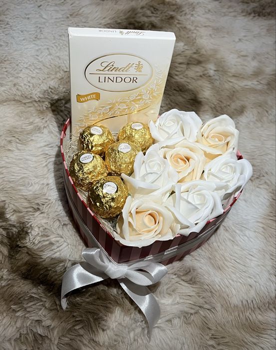 Подаръчни кутии и букети