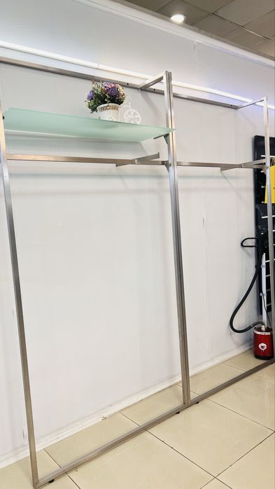 Продается торговый стеллаж