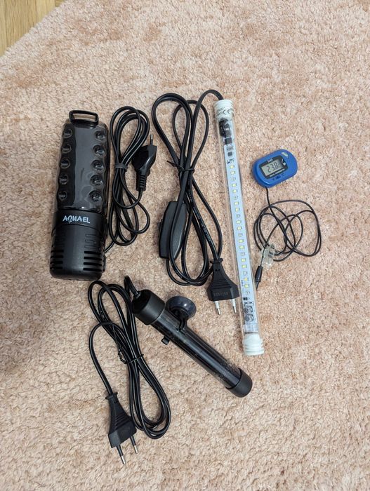 Acvariu 54 L + masa si accesorii