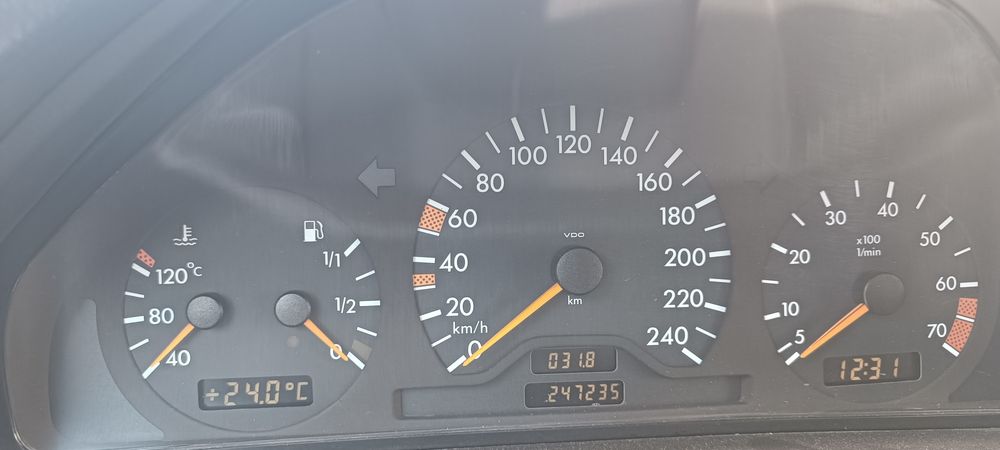 Mercedes w210 e200