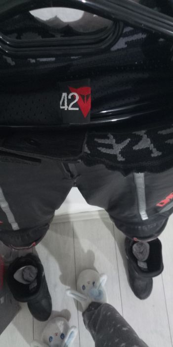 Pantaloni moto dainese