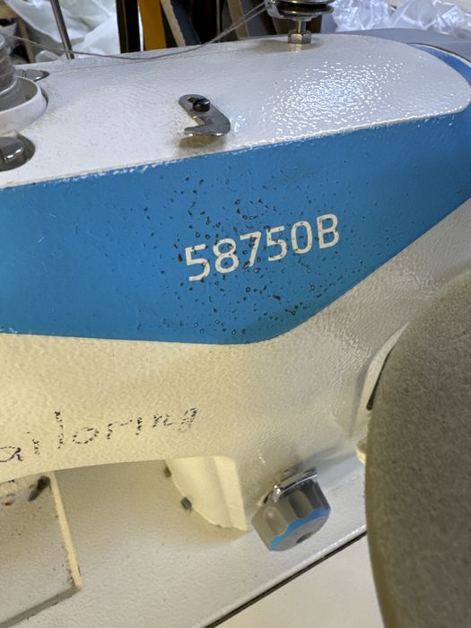 Швейная машинка двухигольная