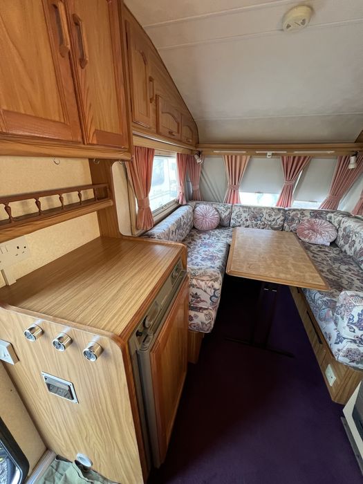 Английска каравана Bessacarr Cameo 360 SLE