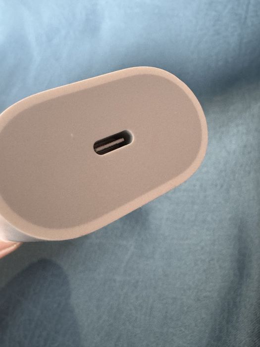 Оригинално Зарядно Apple USB-C 20W Model: A2347