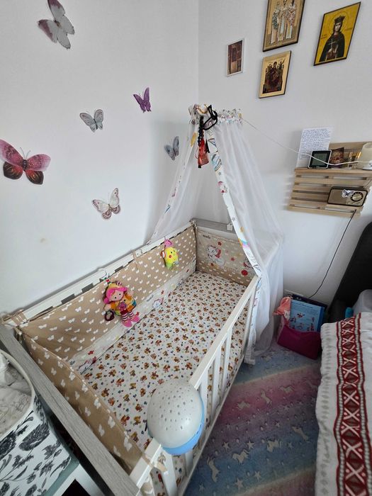 Vand patut de lemn dimensiunea 90x70. Prezinta putine urme de uzura.