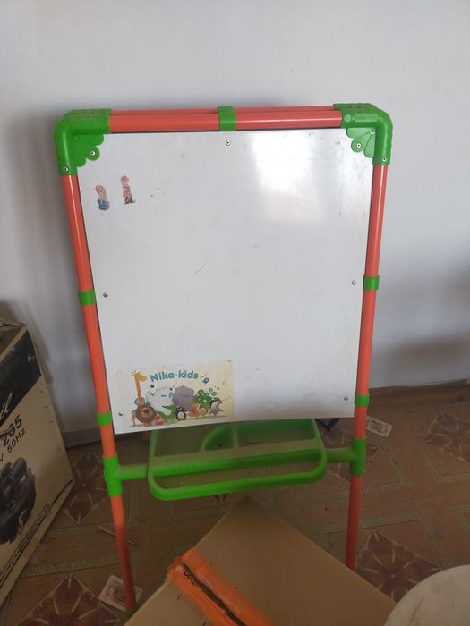 Продам парту в отличном состоянии