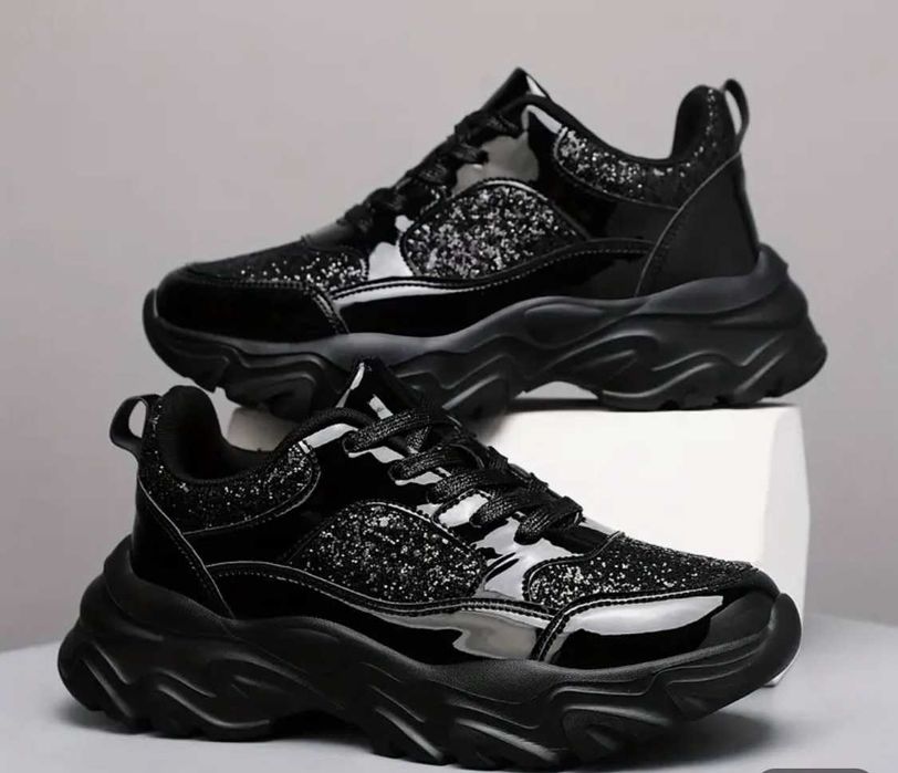 Черни  Сникърси  лак с бляскави ефекти