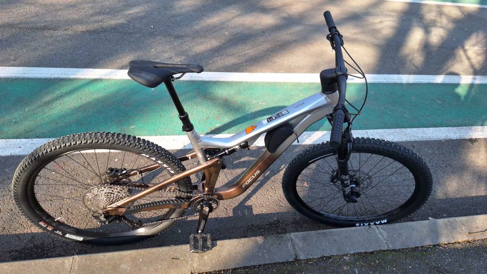 Bicicleta Full Suspension Focus Thron 6.9 29 Nepal Silver