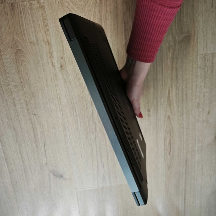 Лаптоп Dell Latitude 7490 – i5 / 16 GB RAM / 256 GB SSD / Touch