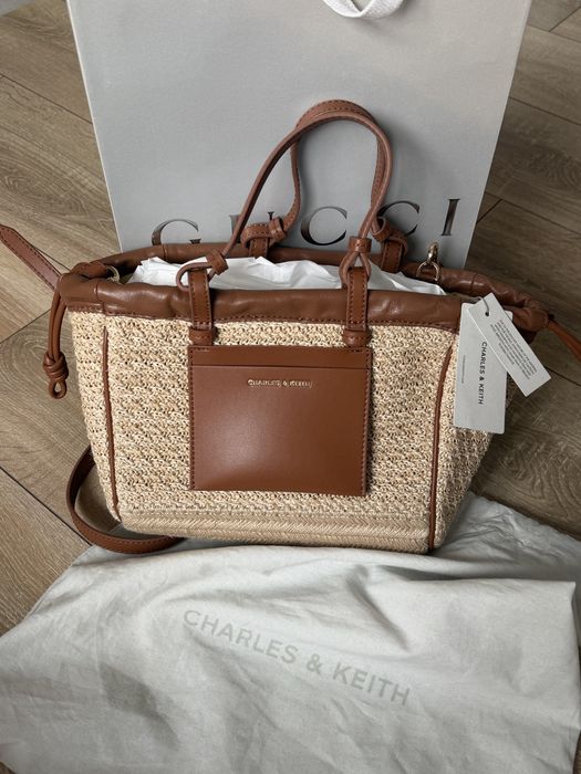 Новая сумка бренда Charles&Keith