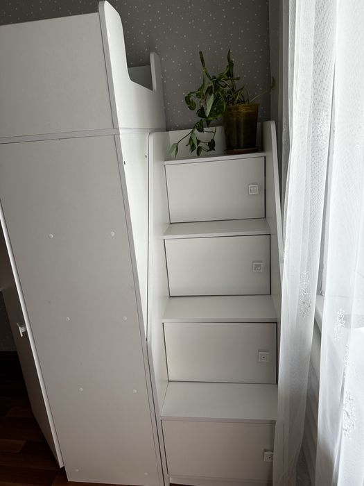 Кровать-чердак с