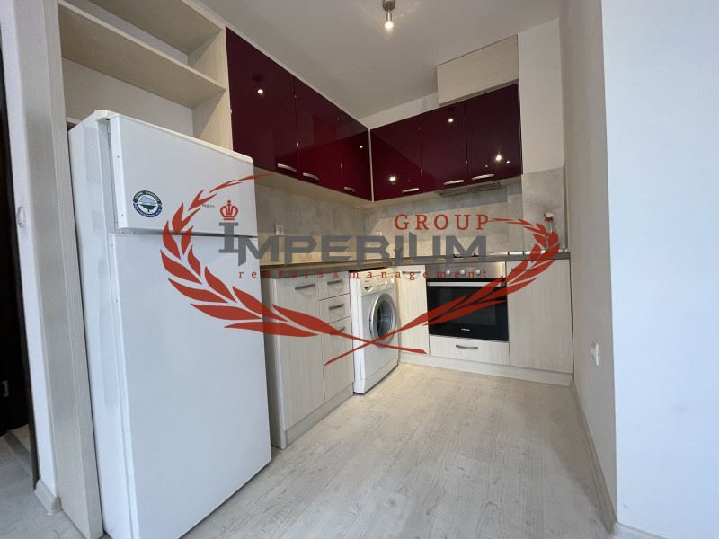 Двустаен обзаведен апартамент под наем в района на кв. Левски, гр. Ва