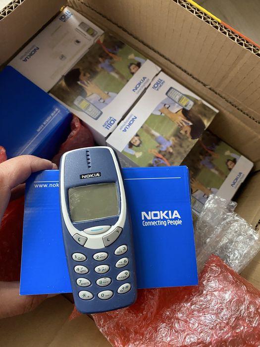 Nokia 3310 nou in cutie