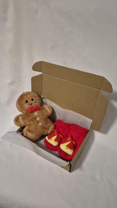 Коледен подарък - чорапи и плюшена играчка в кутия