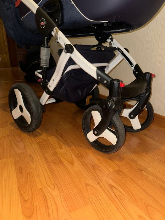 Продам детскую коляску