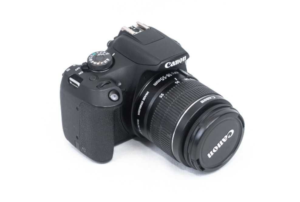 Canon EOS 2000D - kit + obiectiv 18-55mm - 17.000 de cadre - Aparat foto DSLR