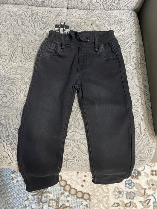 Продам джинсы на мальчика