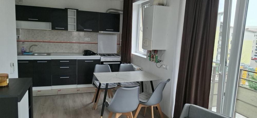 Inchiriez apartament 3 camere