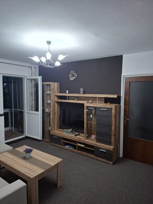 Inchiriez apartament 3 camere