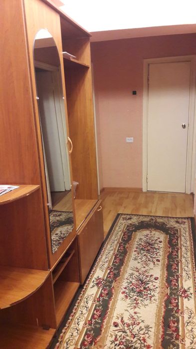 Шкаф с зеркалом, бесплатно.