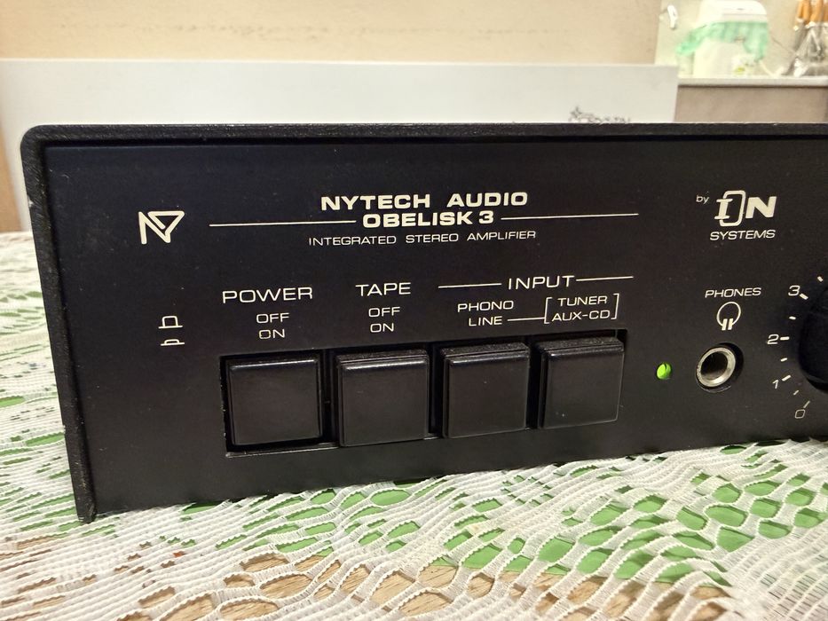Obelisk 3 Качествен стерео усилвтаел