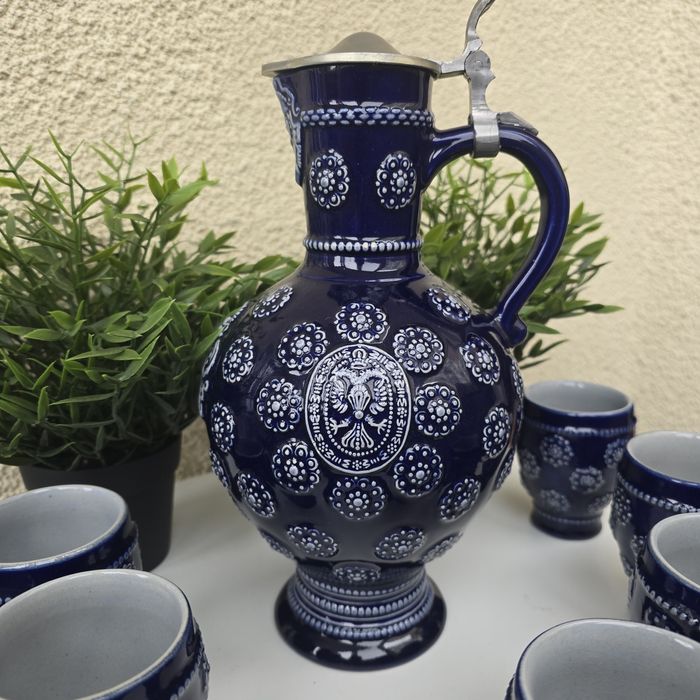 Немски комплект за вино от керамична кана с капак и чаши, произведени