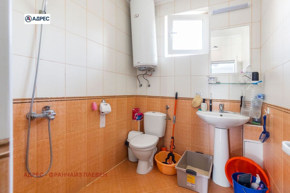 Продава се Къща в с. Брестовец, Област Плевен - 206 кв.м за 947 €/кв.м - Снимка #11