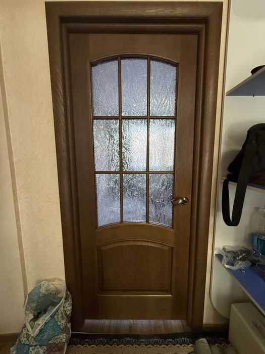 Продам межкомнатную дверь (б/у)