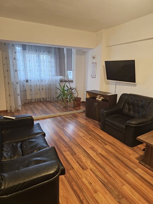 Inchiriez apartament vizavi hotel Decebal