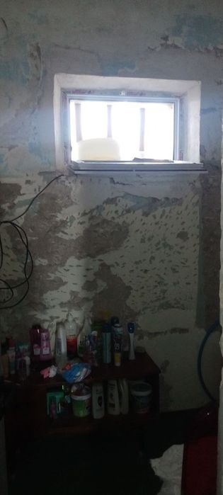 Kvartira sotiladi 3 xona 4 qlingan