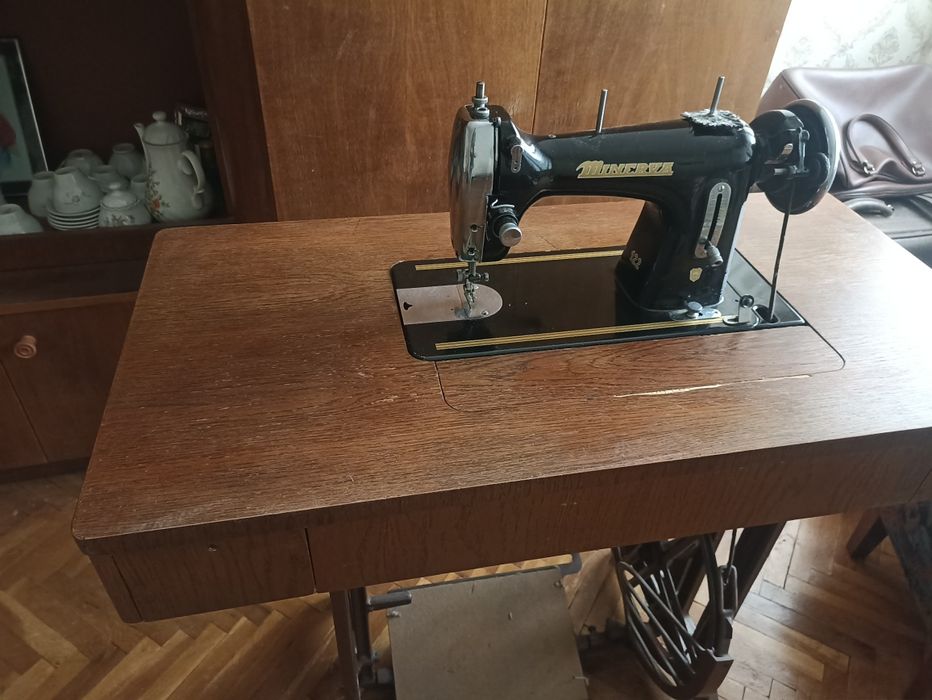 Крачна шевна машина Minerva