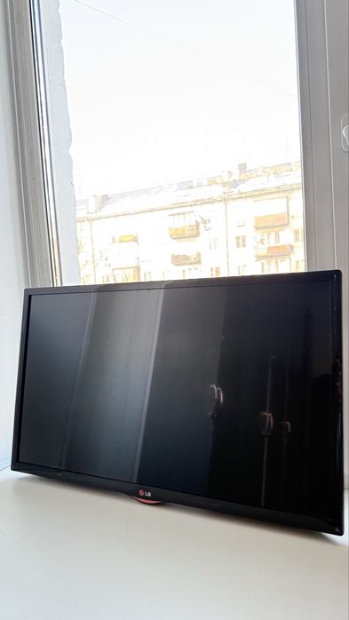Телевизор LG 80см