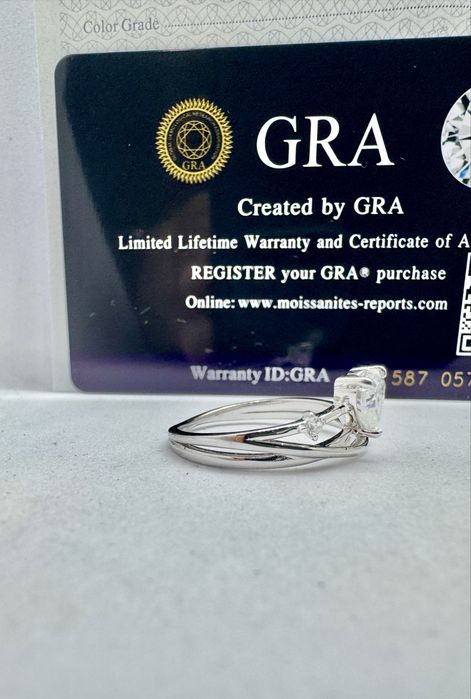 Сребърен пръстен с мойсанит (Диамант) 0.8 карата