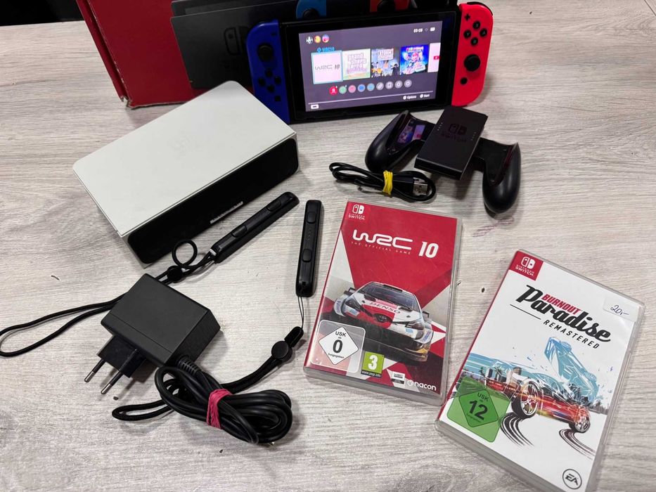 Nintendo Switch -Пълен комплект + 2 игри