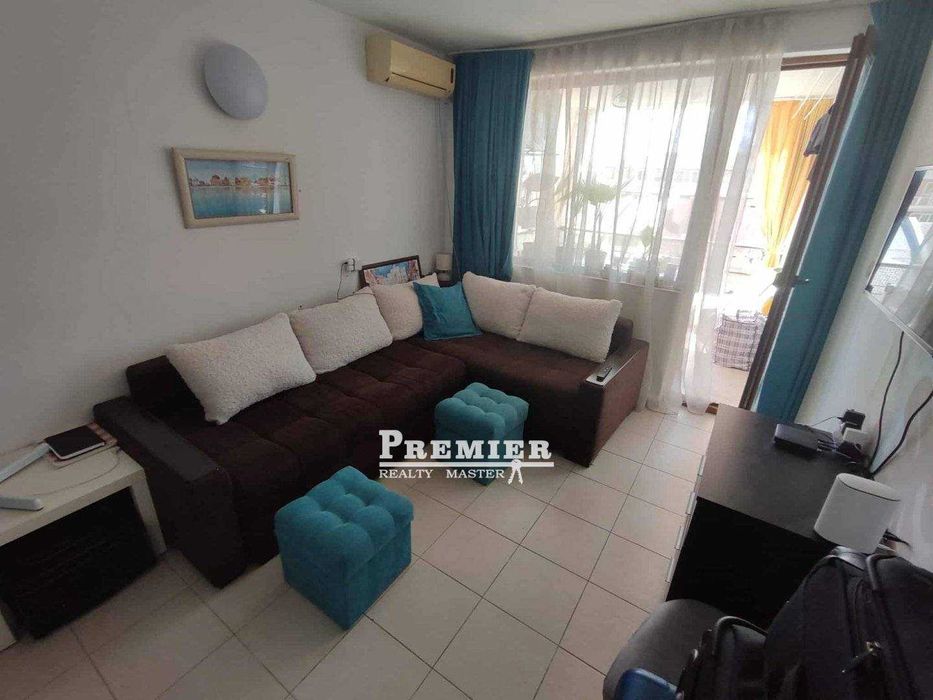 Предлагаме за продажба двустаен апартамент с просторна тераса.